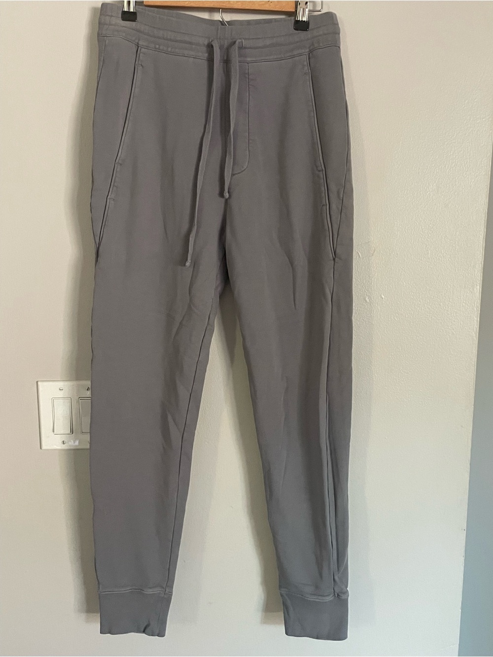 Vince Men's Modern Pull-on Jogger Sz XS Athletic Sweatpants Gray